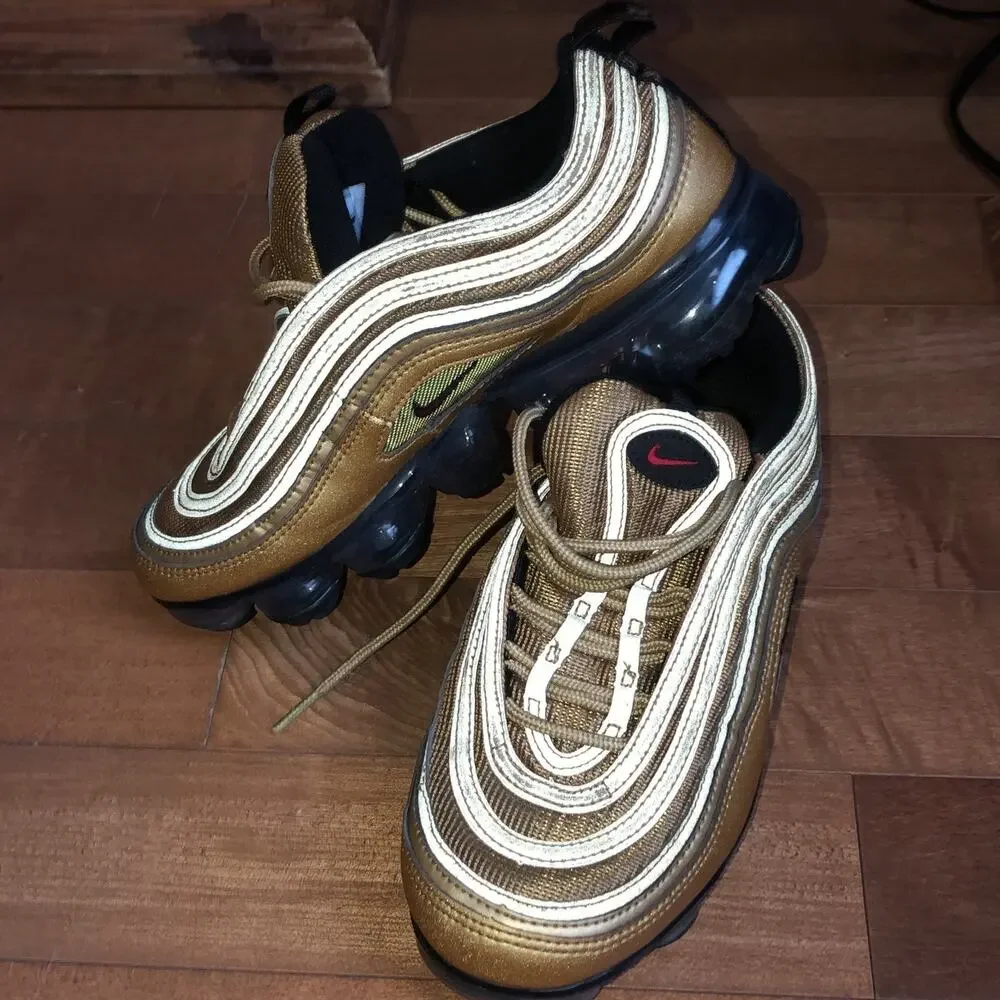 Nike Air VaporMax 97 Metallic Gold size 6